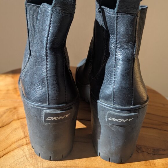DKNY Black leather block heel Chelsea Boot size 8 - Picture 3 of 5